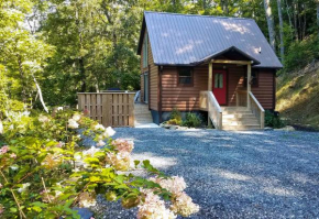 Scenic Cabin with Hot Tub - 6 Mi to Polar Express!